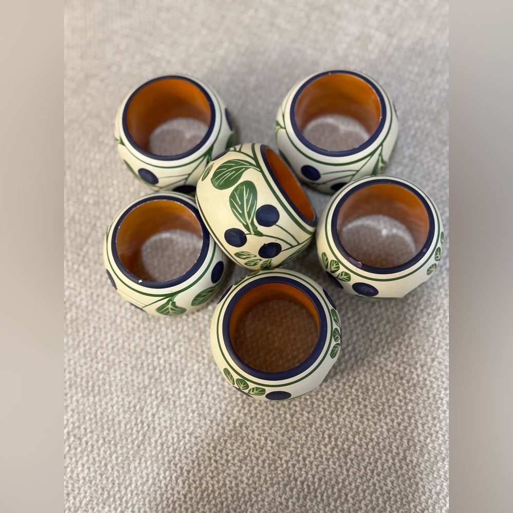 Set of 6 Wooden Blueberry & Vine Napkin Rings – Made in India - Picture 2 of 4